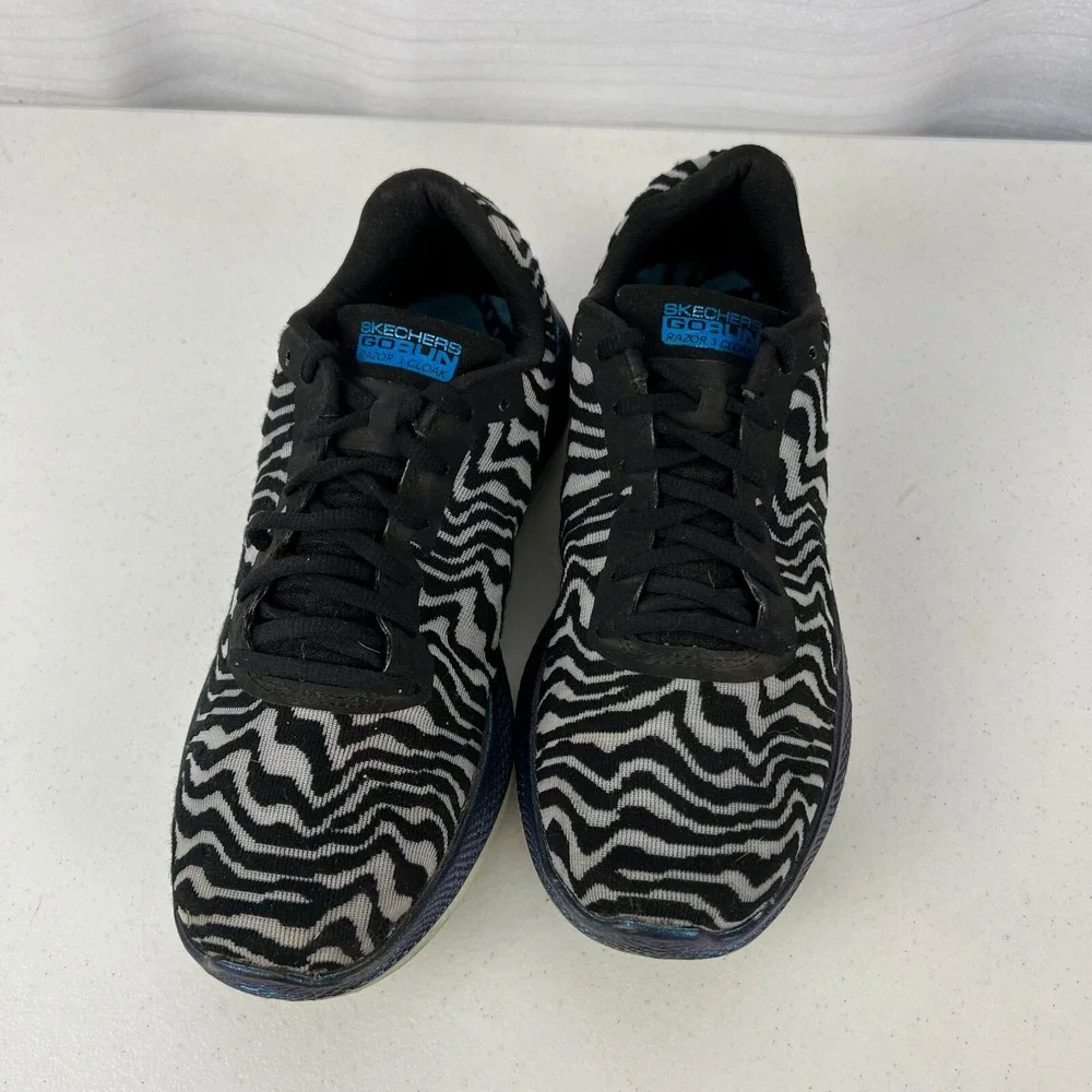 Skechers Go Run Razor 3 Cloak Running Shoes Womens 6 Black Zebra Lace Up Low Top